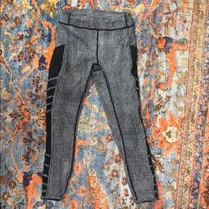 Lululemon Wild & Free tight, size 6/8, excellent